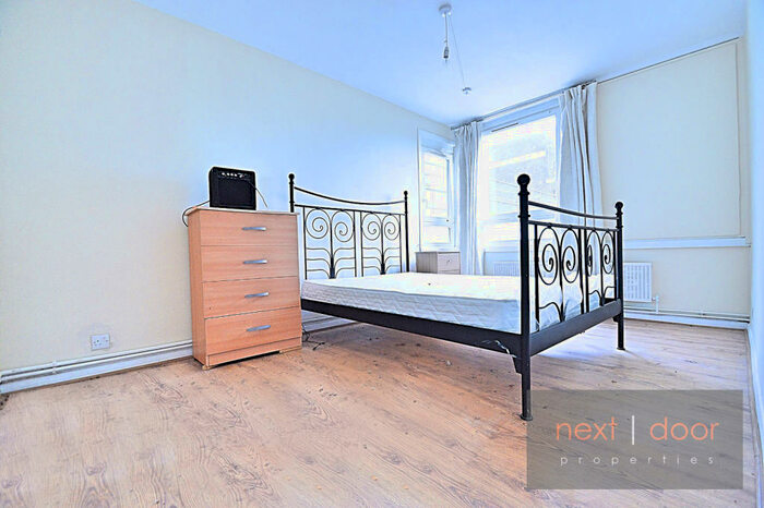 3 Bedroom Apartment To Rent In Hanworth House, John Ruskin Street, London, SE5