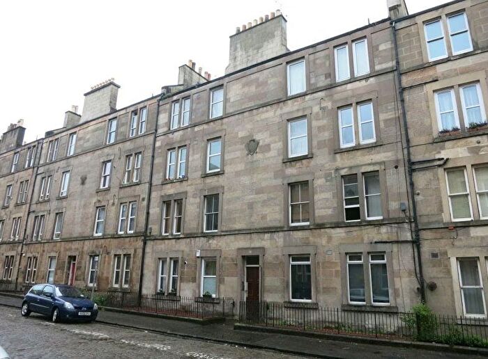 1 Bedroom Flat To Rent In Downfield Place, Edinburgh, Midlothian, EH11