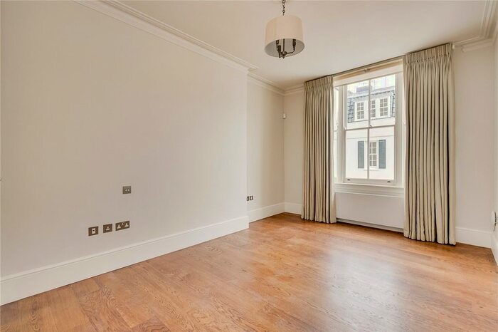 3 Bedroom Flat To Rent In Rutland Gate, Knightsbridge, London, SW7