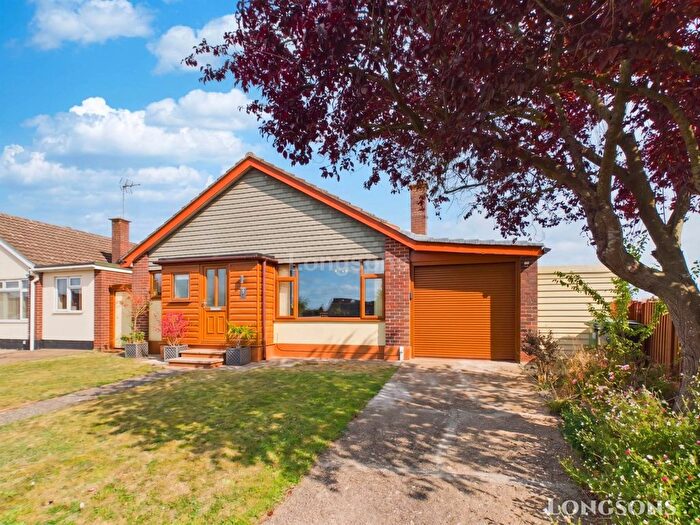 2 Bedroom Detached Bungalow For Sale In Brackenwoods, Necton, PE37