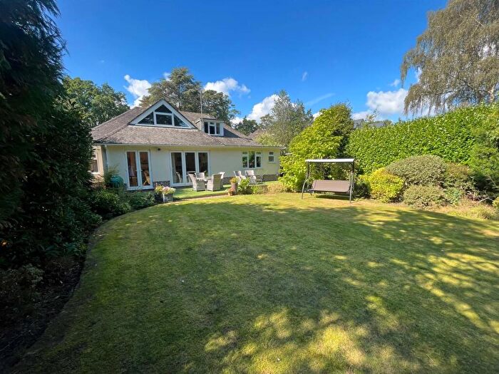 4 Bedroom Chalet To Rent In Golf Links Road, Ferndown, BH22