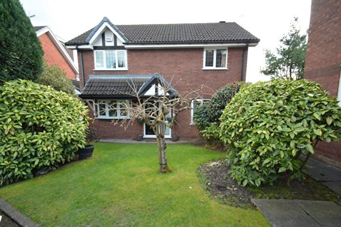 3 Bedroom Detached House For Sale In Ravens Close, Droylsden, M43