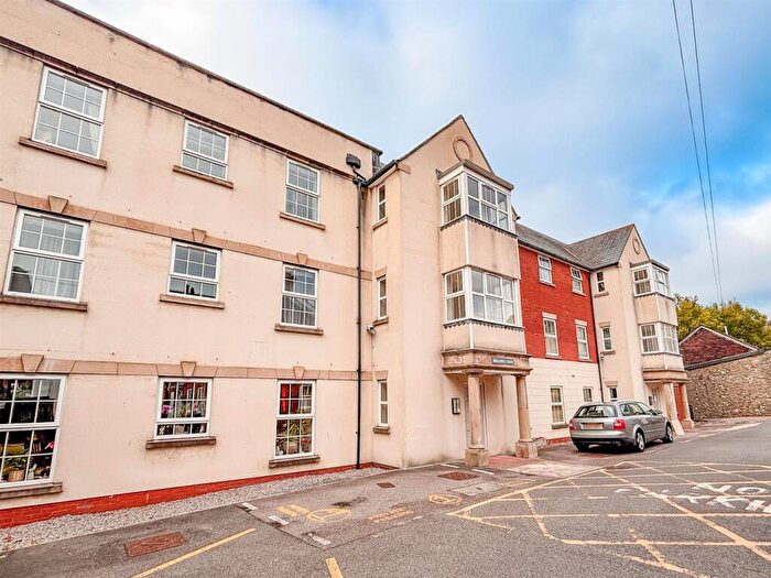 2 Bedroom Apartment To Rent In West Street, Axminster, EX13
