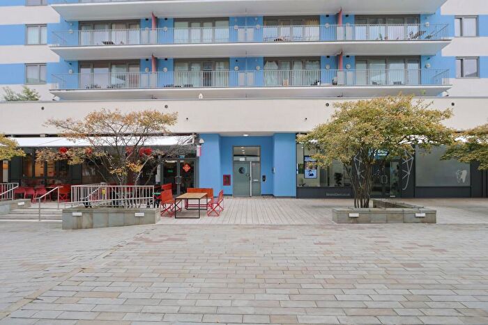2 Bedroom Apartment To Rent In Waverley House, BS1