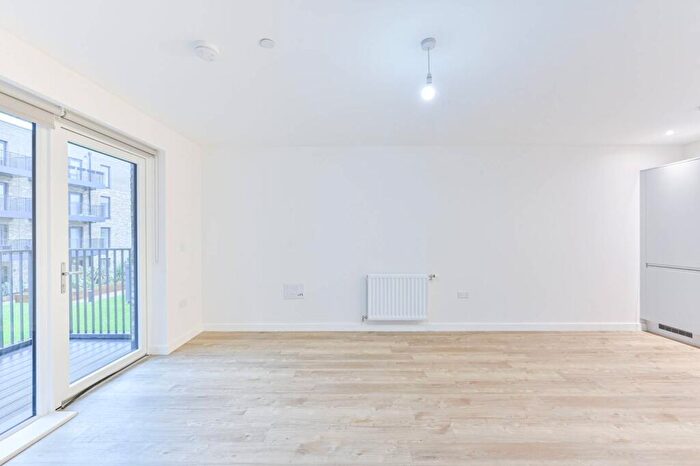 1 Bedroom Flat To Rent In Davies House, Thamesmead, SE28