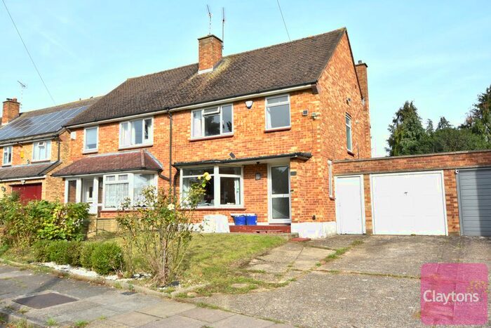 3 Bedroom Semi-Detached House To Rent In Mallard Way, Watford, WD25