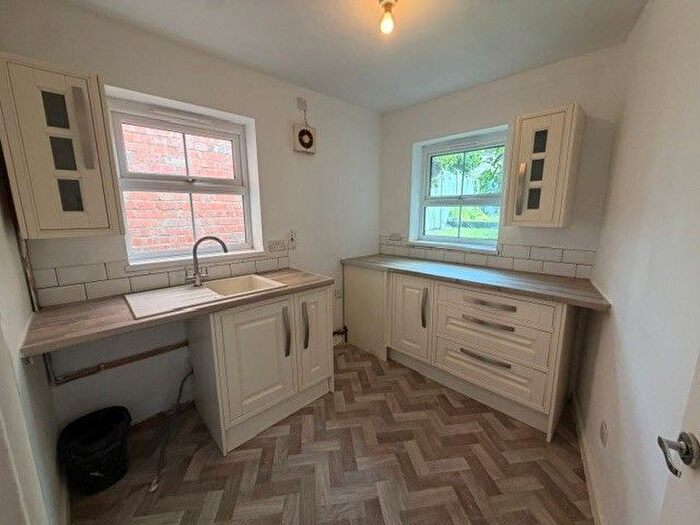 3 Bedroom End Of Terrace House To Rent In Pedmore Road, Stourbridge, DY9