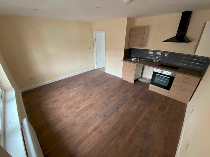 Studio To Rent In The Green, Wednesbury, WS10