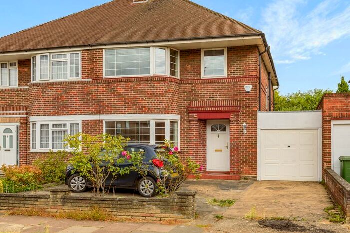 3 Bedroom Semi-Detached House To Rent In Edgware, Du Cros Drive Estate, HA8
