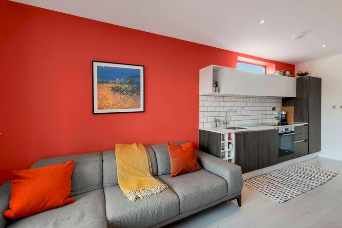 1 Bedroom Flat For Sale In Bensham Grove, Thornton Heath, CR7