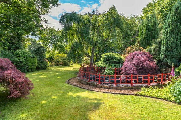 5 Bedroom Terraced Bungalow For Sale In Littleton Lane, Guildford, GU3