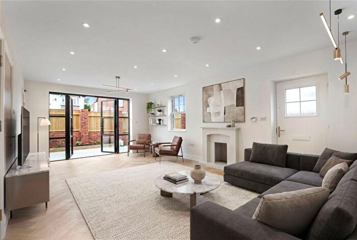 4 Bedroom Detached House For Sale In Tilehurst Road, Cheam, Sutton, SM3