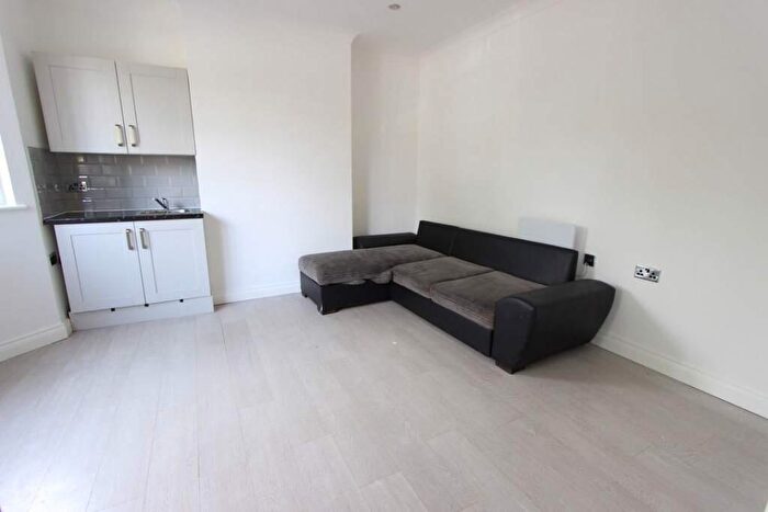 1 Bedroom Apartment To Rent In Green Road, London, N14