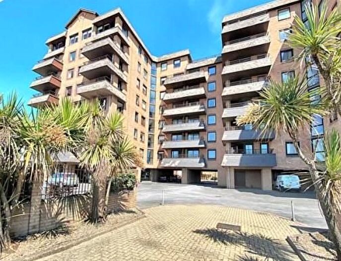 2 Bedroom Flat For Sale In Beach Road, Weston-Super-Mare, BS23