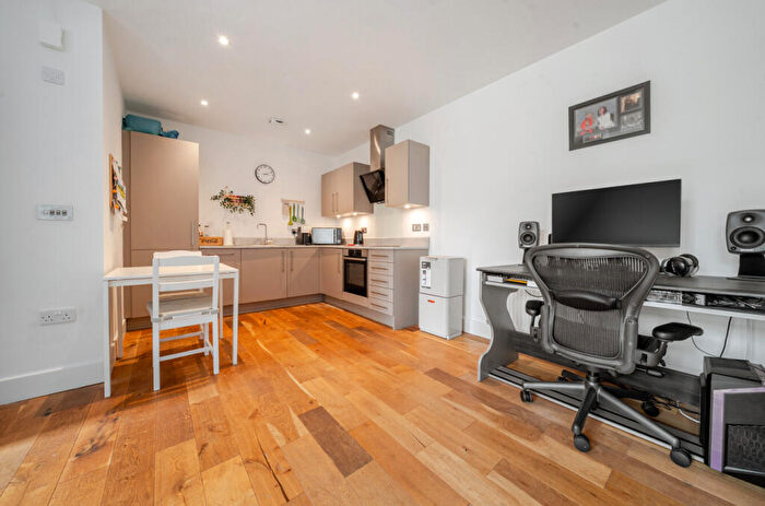 1 Bedroom Apartment For Sale In Church Road, Fleet, Hampshire, GU51