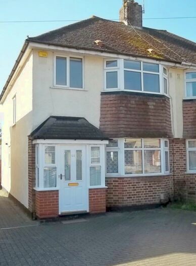3 Bedroom Semi-Detached House To Rent In Herschel Crescent, Oxford, OX4
