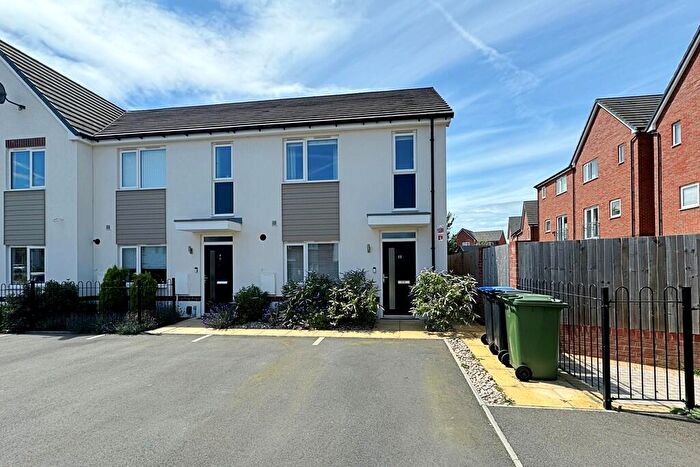3 Bedroom End Of Terrace House To Rent In Wynne Crescent, Rugby, CV21