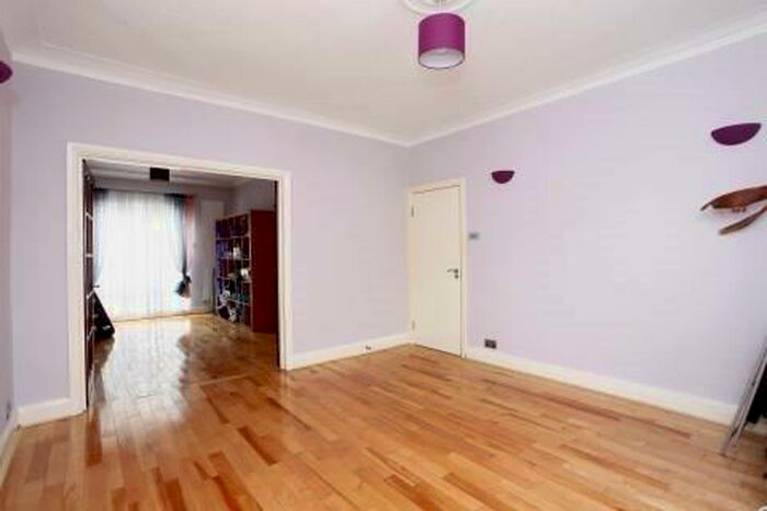 4 Bedroom Semi-Detached House To Rent In Temple Gardens, Temple Fortune, NW11
