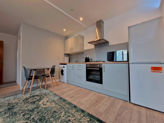 1 Bedroom Flat To Rent In Court Road, Grangetown, Cardiff, CF11