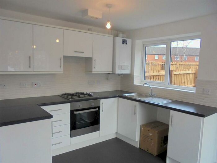 3 Bedroom Semi-Detached House To Rent In Metcombe Way, Beswick, M11