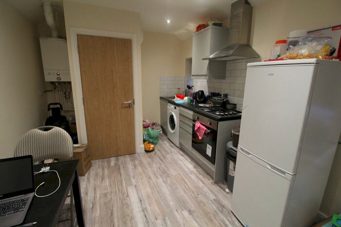 1 Bedroom Flat To Rent In Cyril Crescent, Roath, Cardiff CF24