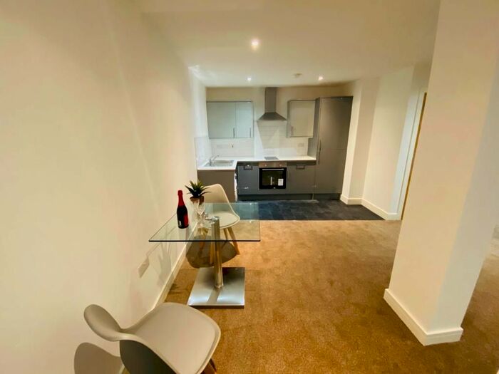 1 Bedroom Flat To Rent In Vicar Lane, Bradford, BD1