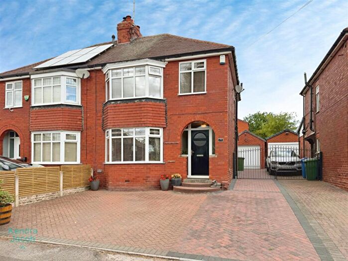 3 Bedroom Semi-Detached House For Sale In Shepherds Avenue, Worksop, S81