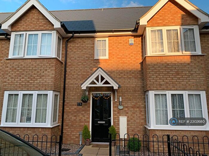 3 Bedroom Semi-Detached House To Rent In Hereford Way, Milton Keynes, MK8