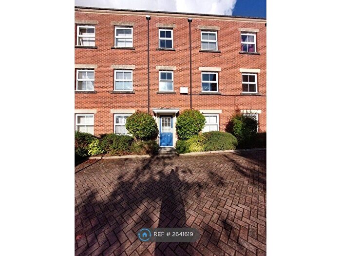 2 Bedroom Flat To Rent In Alma Wood Close, Chorley, PR7