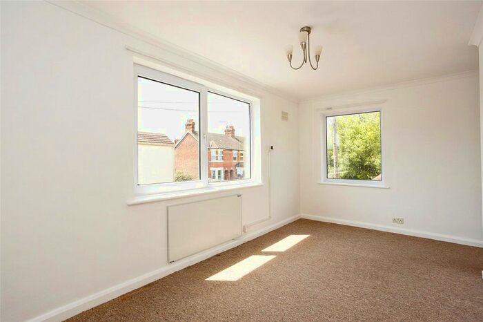 2 Bedroom Flat To Rent In Barden Road, Tonbridge, TN9