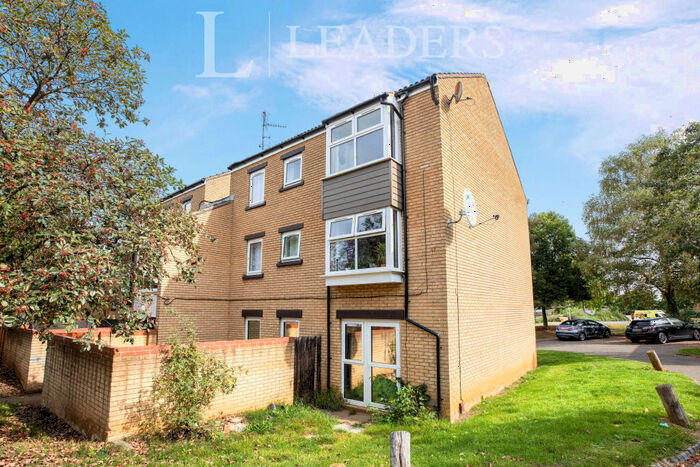 2 Bedroom Flat To Rent In Arrow Head Road, Northampton, Northamptonshire, NN4