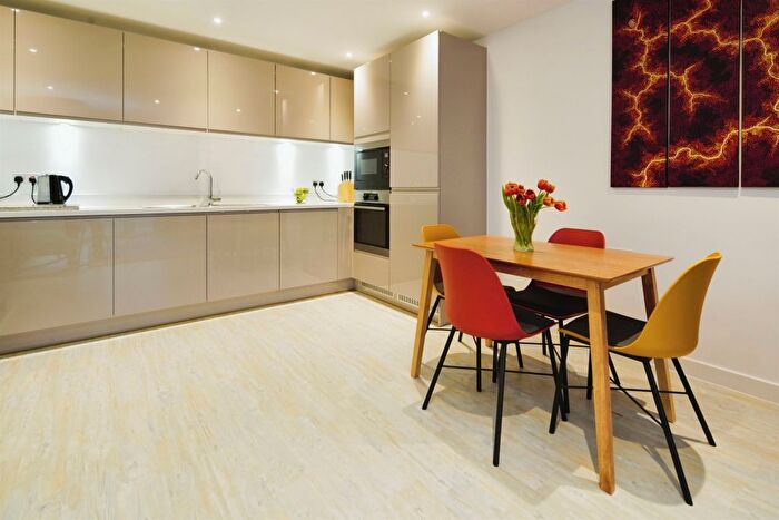 2 Bedroom Flat For Sale In Goldstone Lane, Hove, BN3