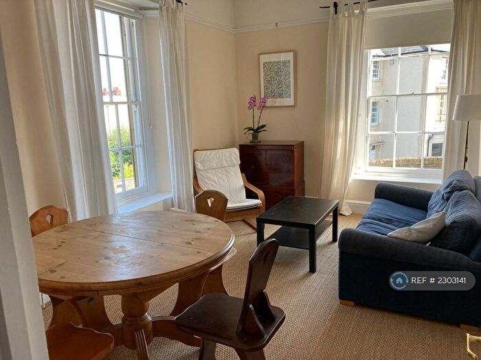 3 Bedroom Flat To Rent In Cotham Road, Bristol, BS6