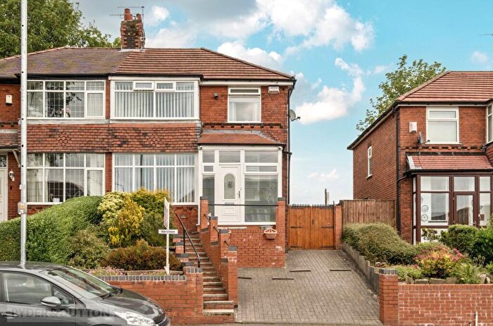 3 Bedroom Semi-Detached House For Sale In High Barn Road, Royton, Oldham, Greater Manchester, OL2