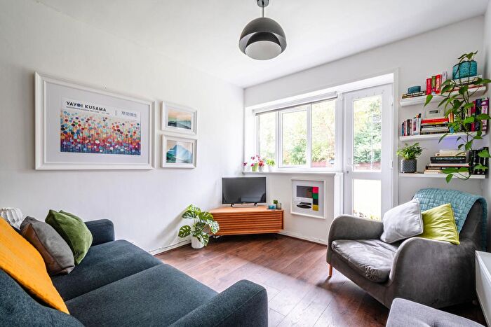 1 Bedroom Flat For Sale In Rutland Road, E9