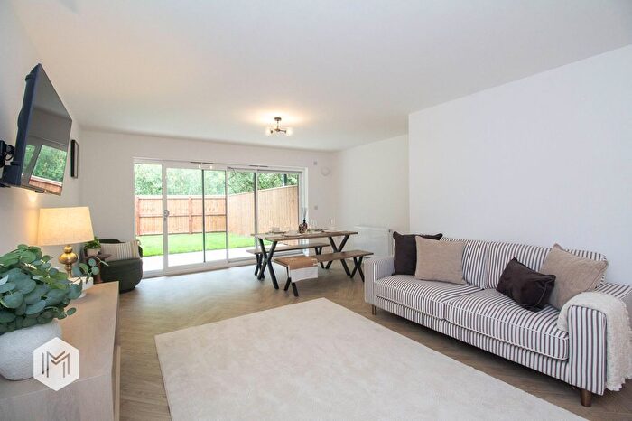4 Bedroom Detached House For Sale In Weir Close, Tyldesley, M29