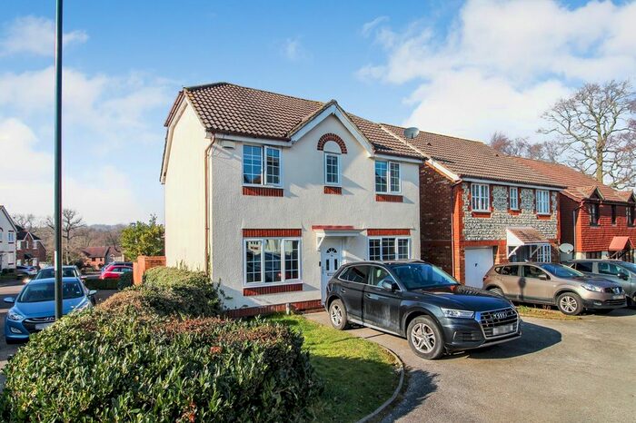 4 Bedroom Detached House To Rent In Bellamy Road, Maidenbower, Crawley, West Sussex., RH10