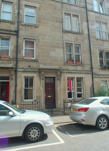 3 Bedroom Flat To Rent In Bryson Road, Edinburgh, EH11
