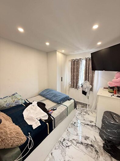 5 Bedroom Terraced House For Sale In Gordon Road, Southall, UB2