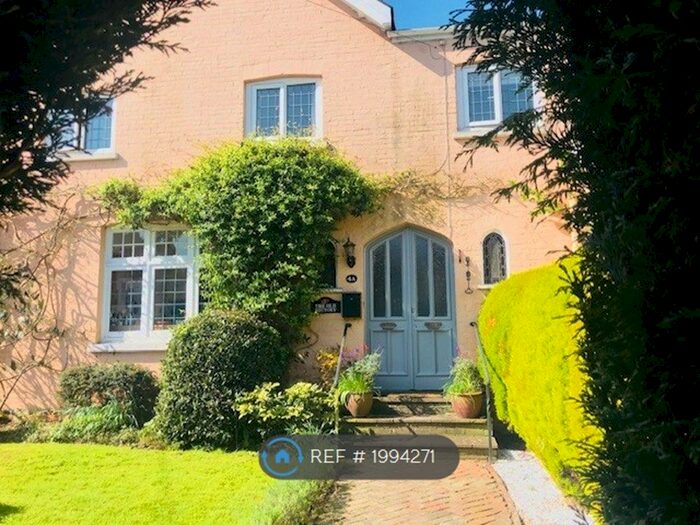 4 Bedroom Semi-Detached House To Rent In Church Road, Polegate, BN26