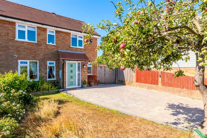 3 Bedroom Semi-Detached House For Sale In Bush Close, Bredgar, Sittingbourne, Kent, ME9