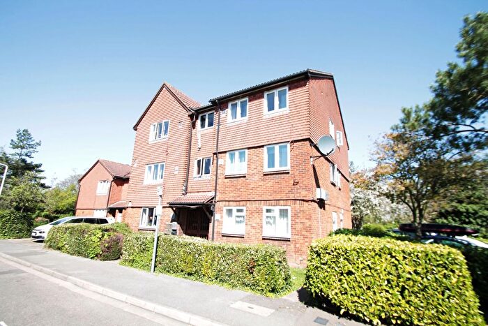 Studio To Rent In Brendon Close, Harlington, Hayes, UB3