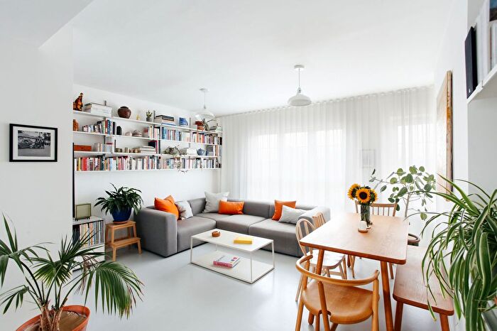 2 Bedroom Flat For Sale In Swan Road, Hythe House Swan Road, SE16