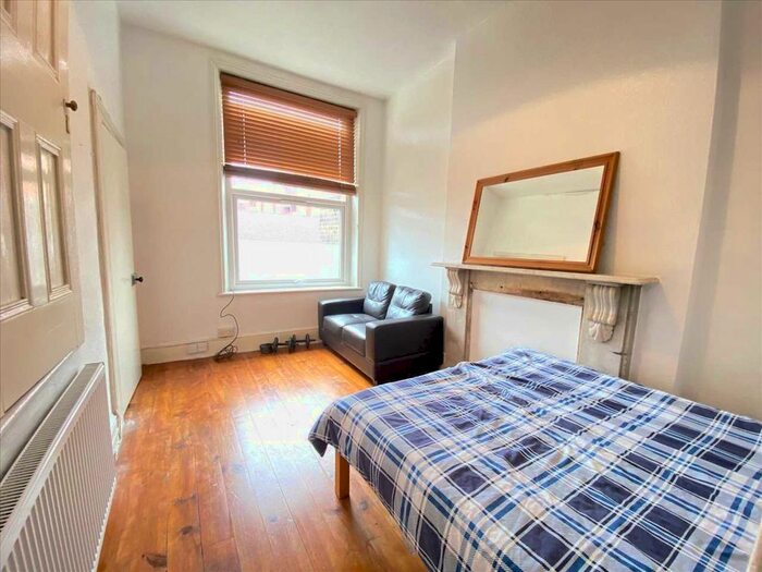 1 Bedroom Studio To Rent In Pentonville Road, London, N1