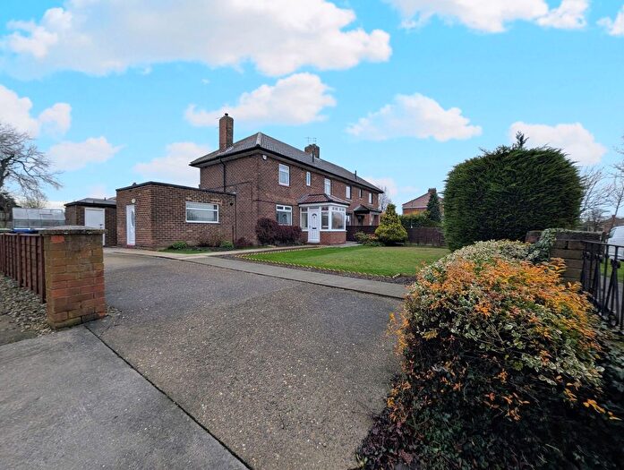 3 Bedroom Semi Detached House For Sale In York Avenue, Jarrow, NE32