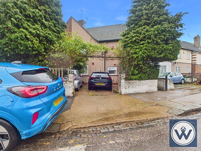 3 Bedroom Terraced House For Sale In Holborn Road, London, E13