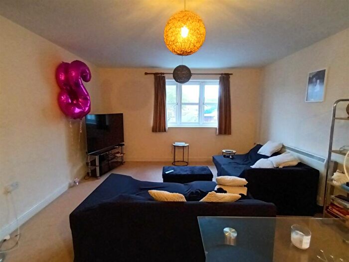 2 Bedroom Apartment To Rent In Jasmine House, Braunston Close, Northampton, NN4