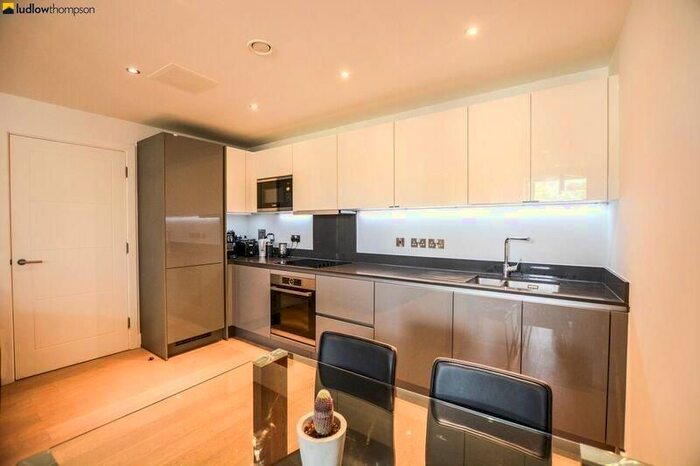 1 Bedroom Flat To Rent In Bow Road, London, E3