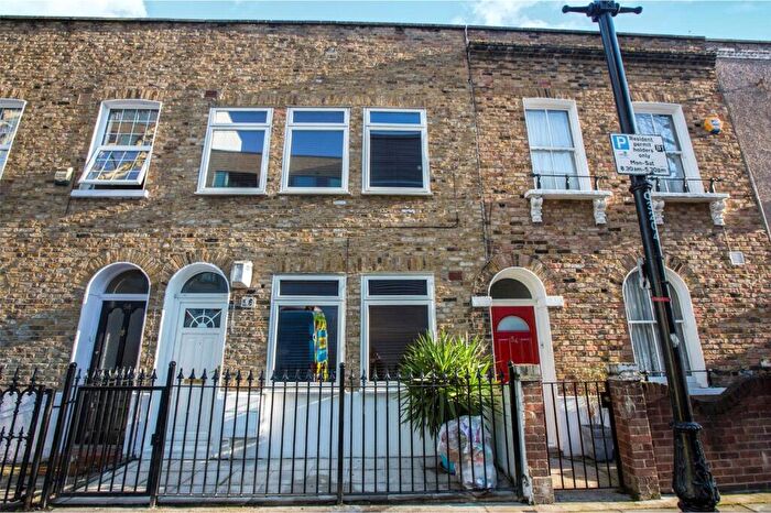 4 Bedroom Terraced House For Sale In Cardigan Road, London, E3