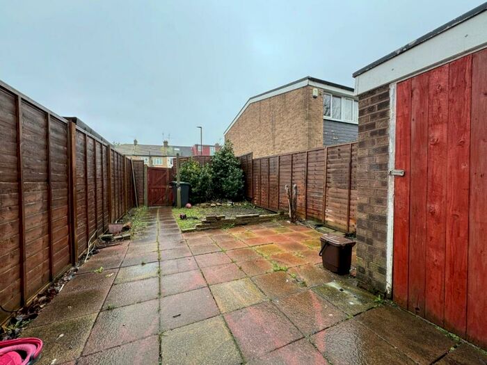 3 Bedroom End Of Terrace House To Rent In Westmoor Gardens, Enfield, EN3